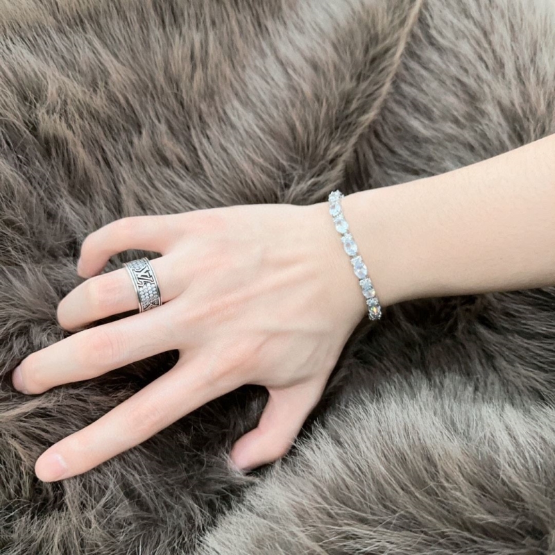 T*f*ny bracelets